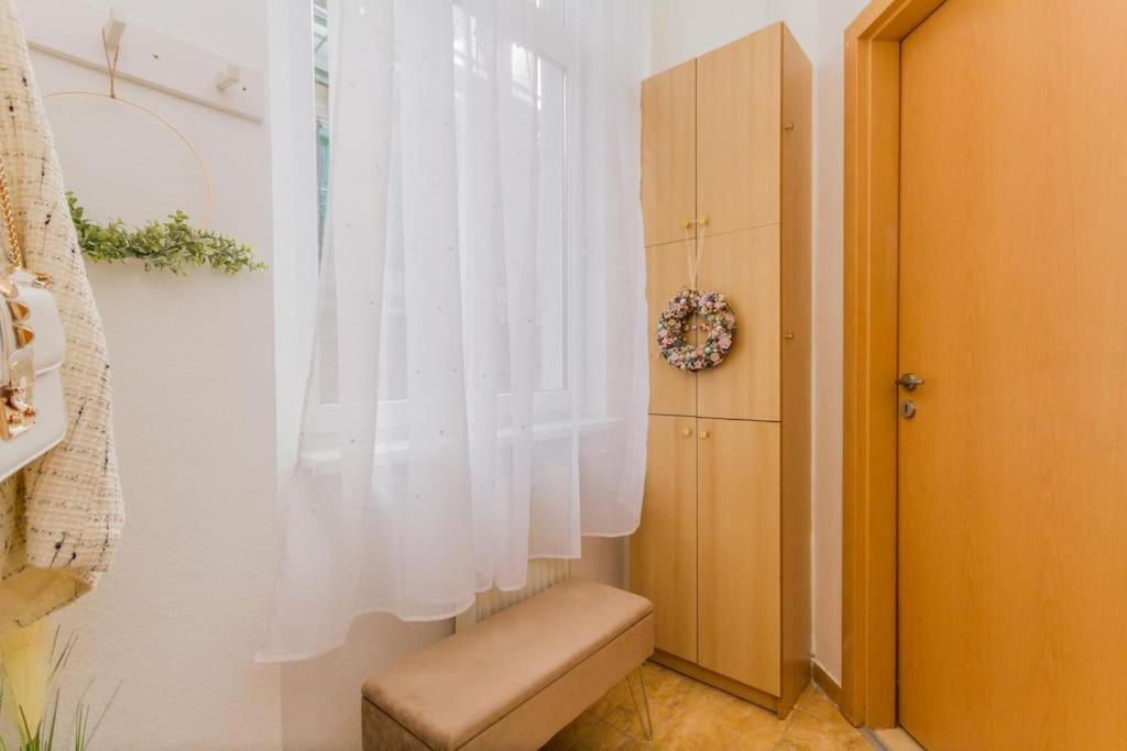 Trendy 2 Room Flat, Next To Corvin Mall Free Huge Garage! Ac,Dishwasher,Washmachine, Smart Tv Budapeşte Dış mekan fotoğraf
