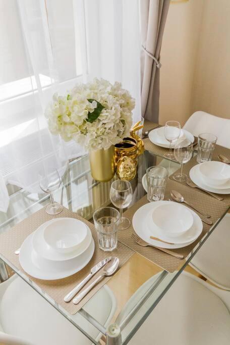 Trendy 2 Room Flat, Next To Corvin Mall Free Huge Garage! Ac,Dishwasher,Washmachine, Smart Tv Budapeşte Dış mekan fotoğraf