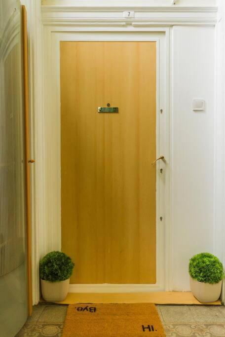 Trendy 2 Room Flat, Next To Corvin Mall Free Huge Garage! Ac,Dishwasher,Washmachine, Smart Tv Budapeşte Dış mekan fotoğraf