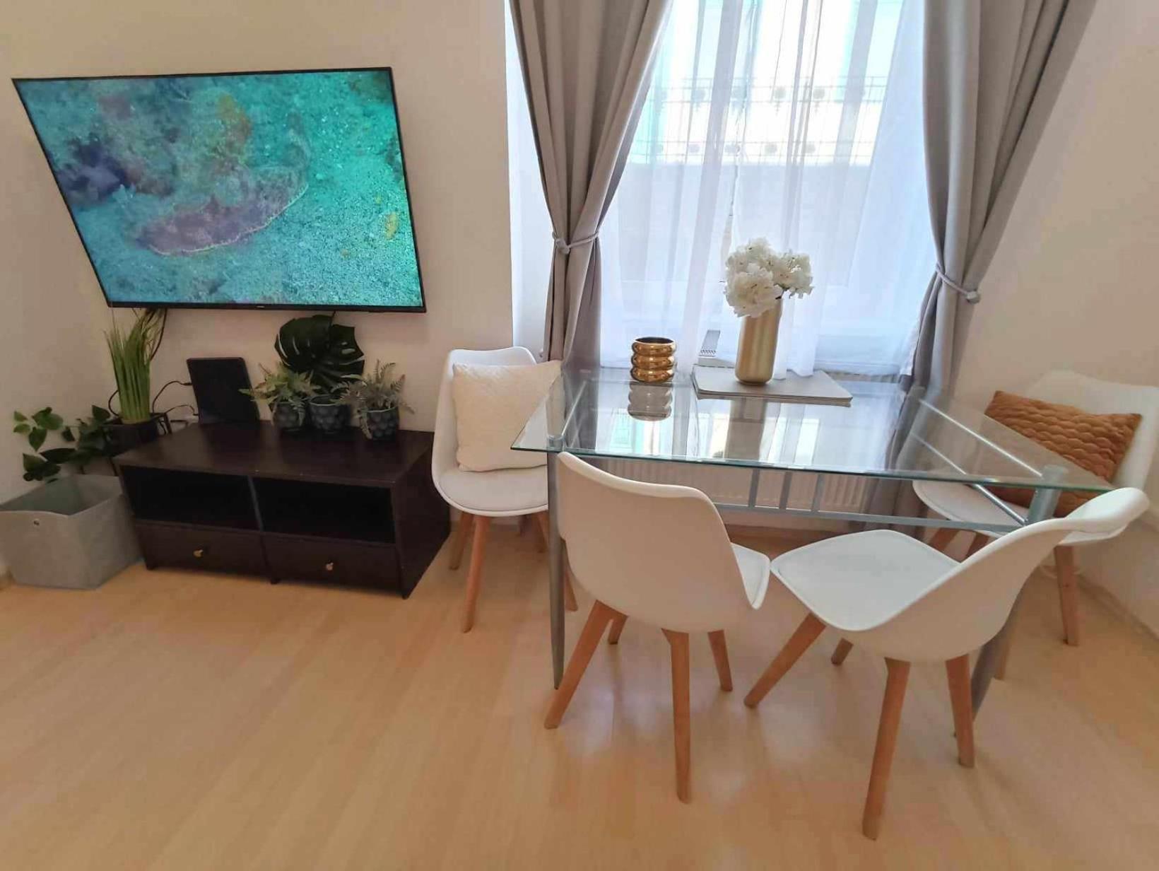 Trendy 2 Room Flat, Next To Corvin Mall Free Huge Garage! Ac,Dishwasher,Washmachine, Smart Tv Budapeşte Dış mekan fotoğraf